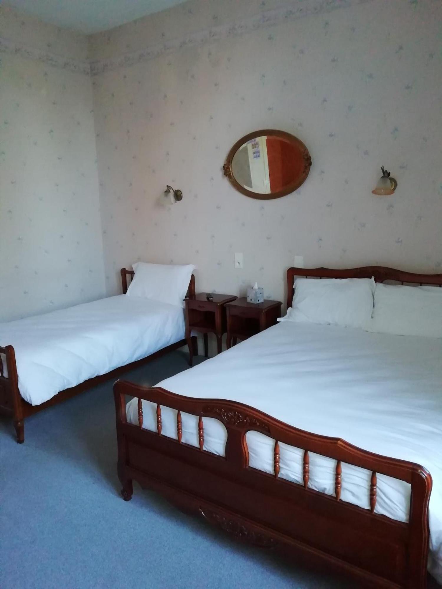Hotel Du Berry Aigurande ภายนอก รูปภาพ