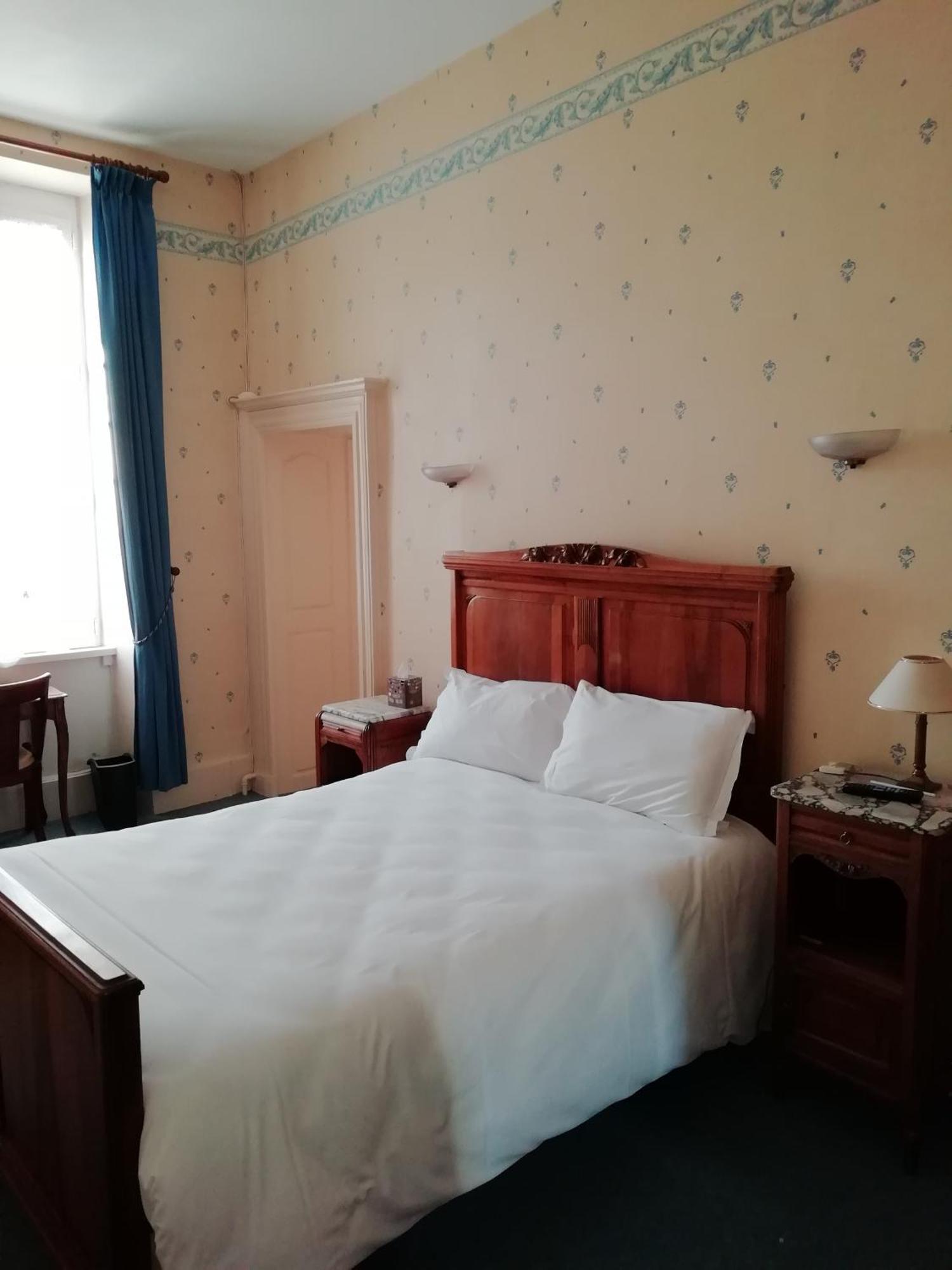 Hotel Du Berry Aigurande ภายนอก รูปภาพ