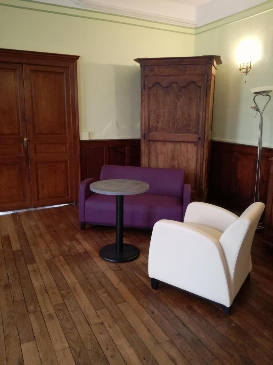 Hotel Du Berry Aigurande ภายนอก รูปภาพ